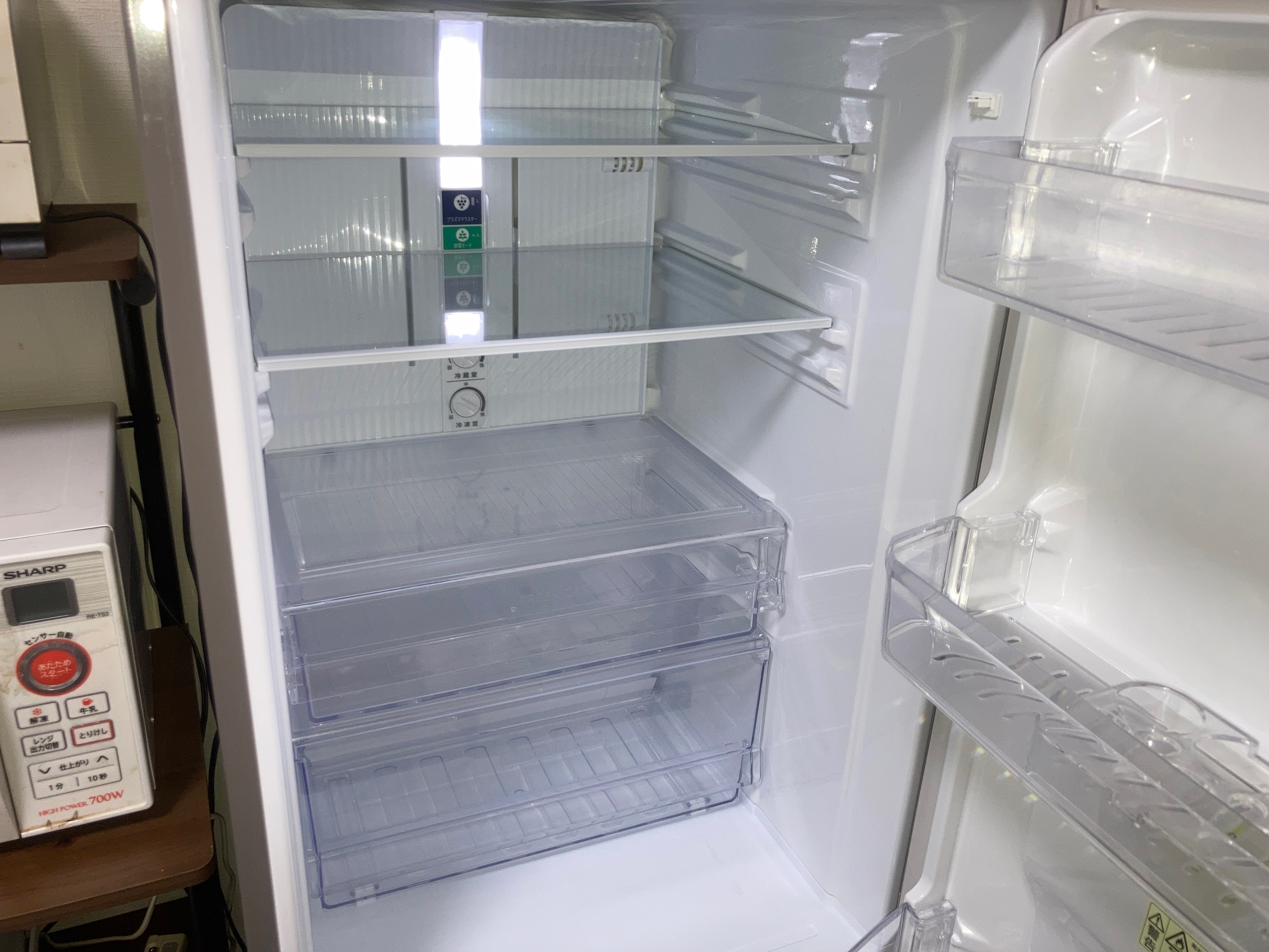 神奈川県横浜市港南区の冷蔵庫クリーニングの作業後1