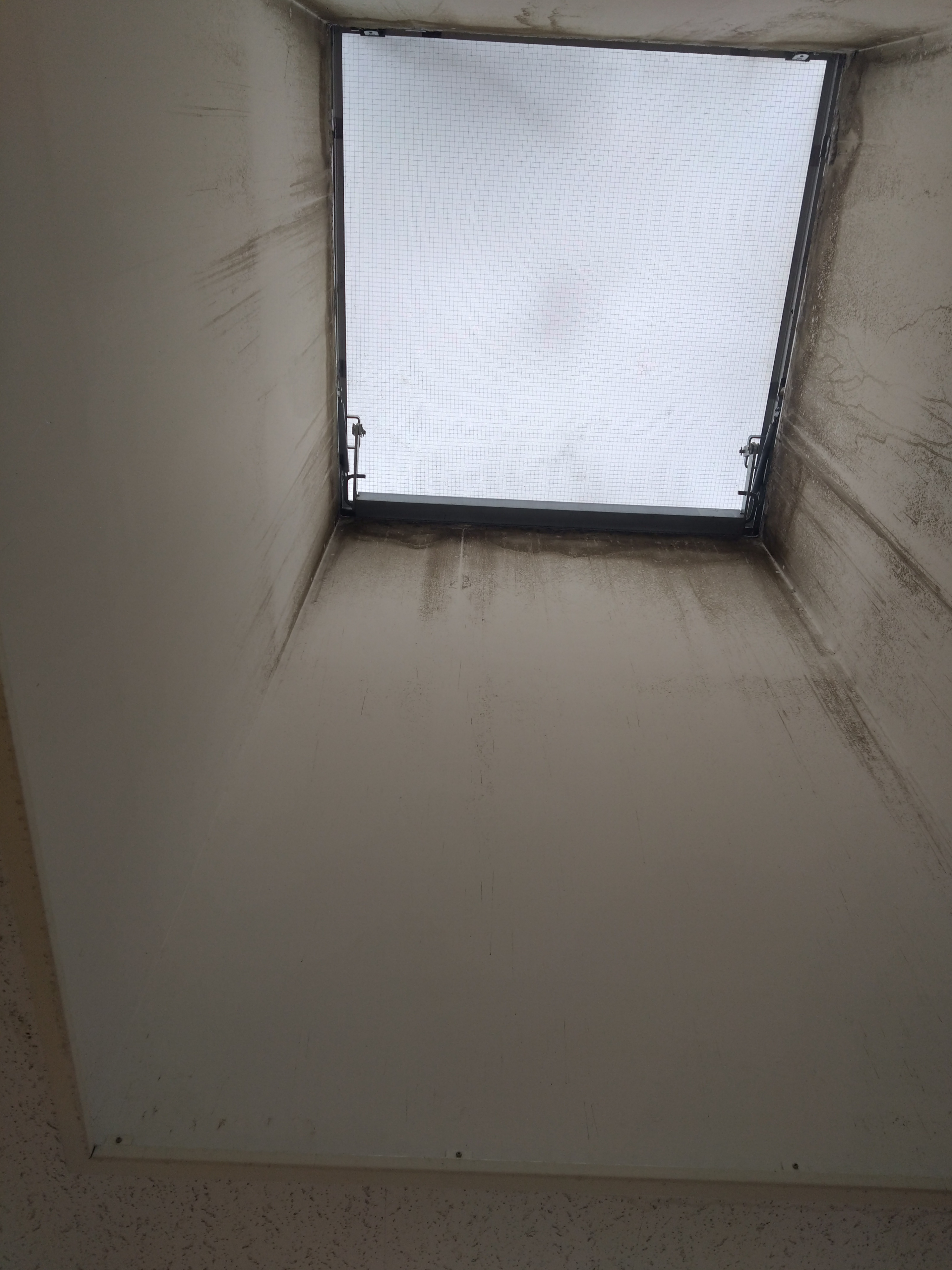 千葉県佐倉市のオフィス清掃の作業前2