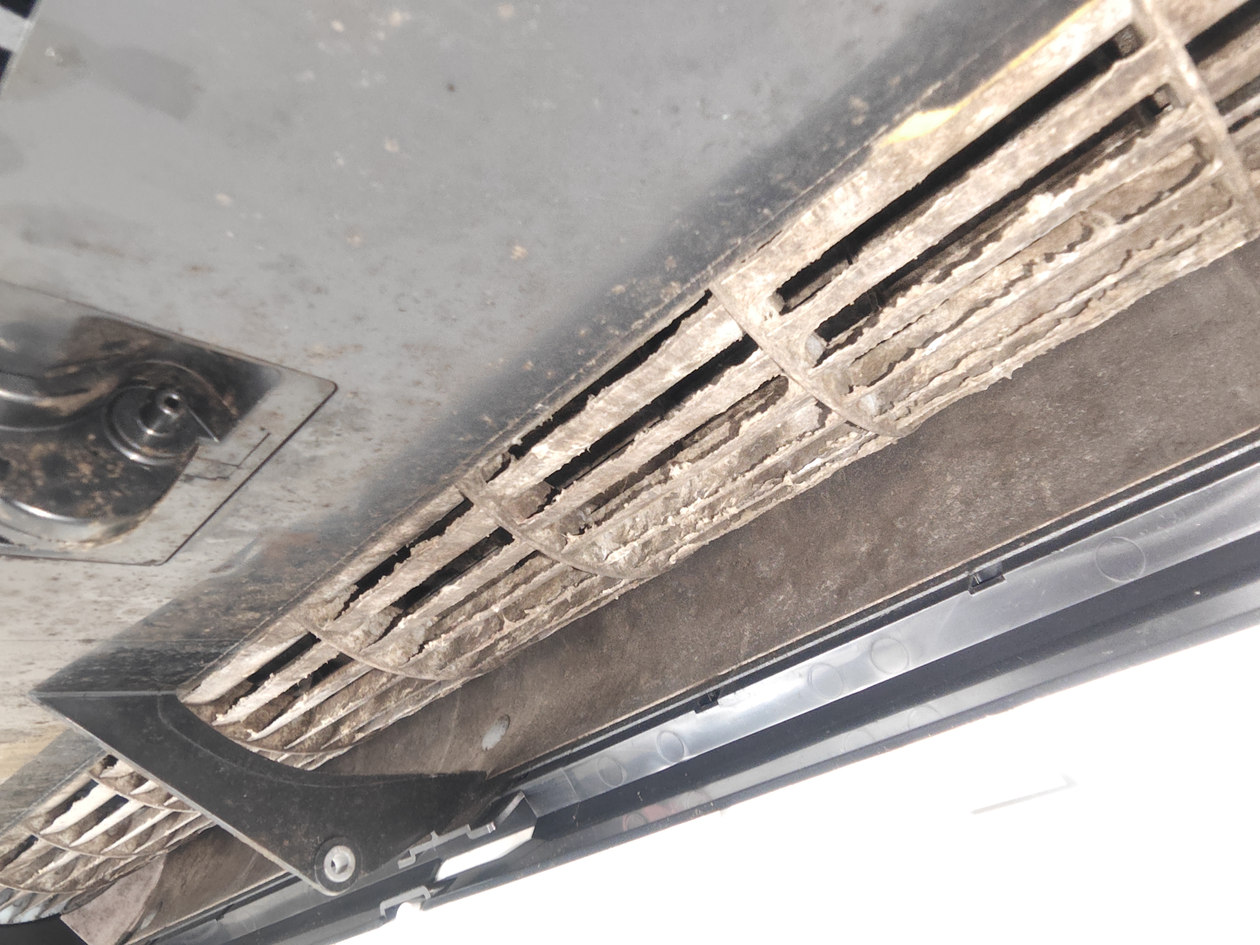 埼玉県所沢市の壁掛けエアコンの作業前1