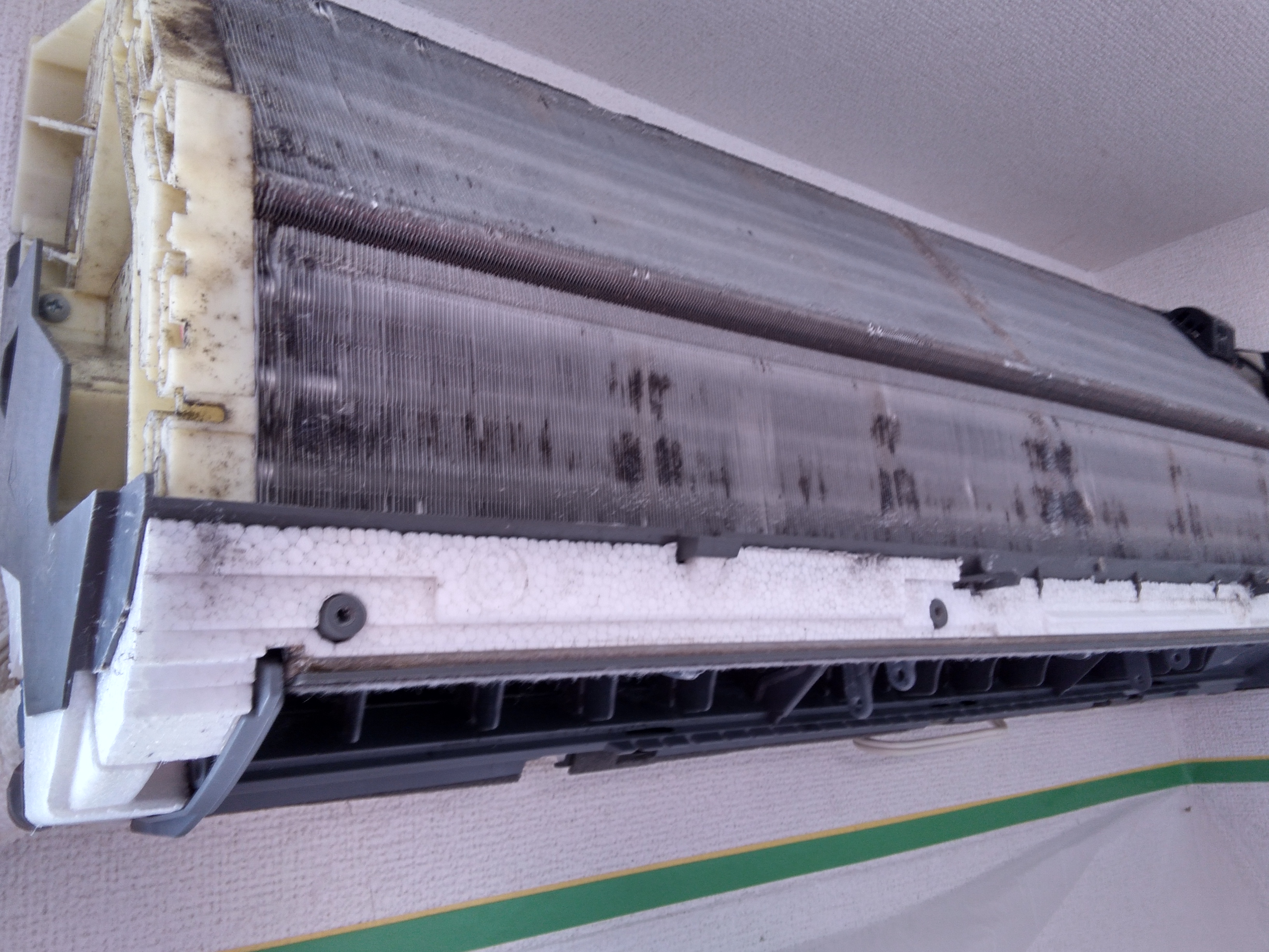 福島県いわき市の壁掛けエアコンの作業前1