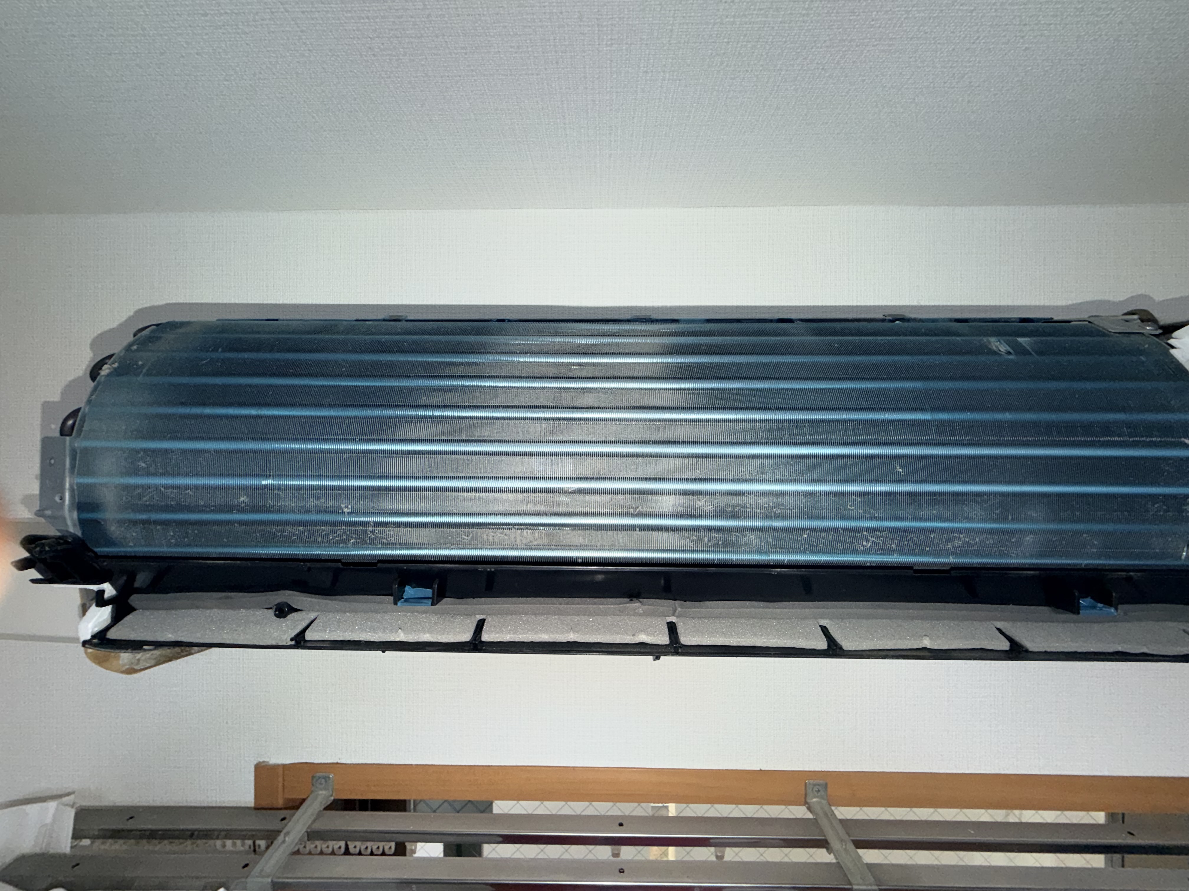 千葉県市川市富浜の壁掛けエアコンの作業前3