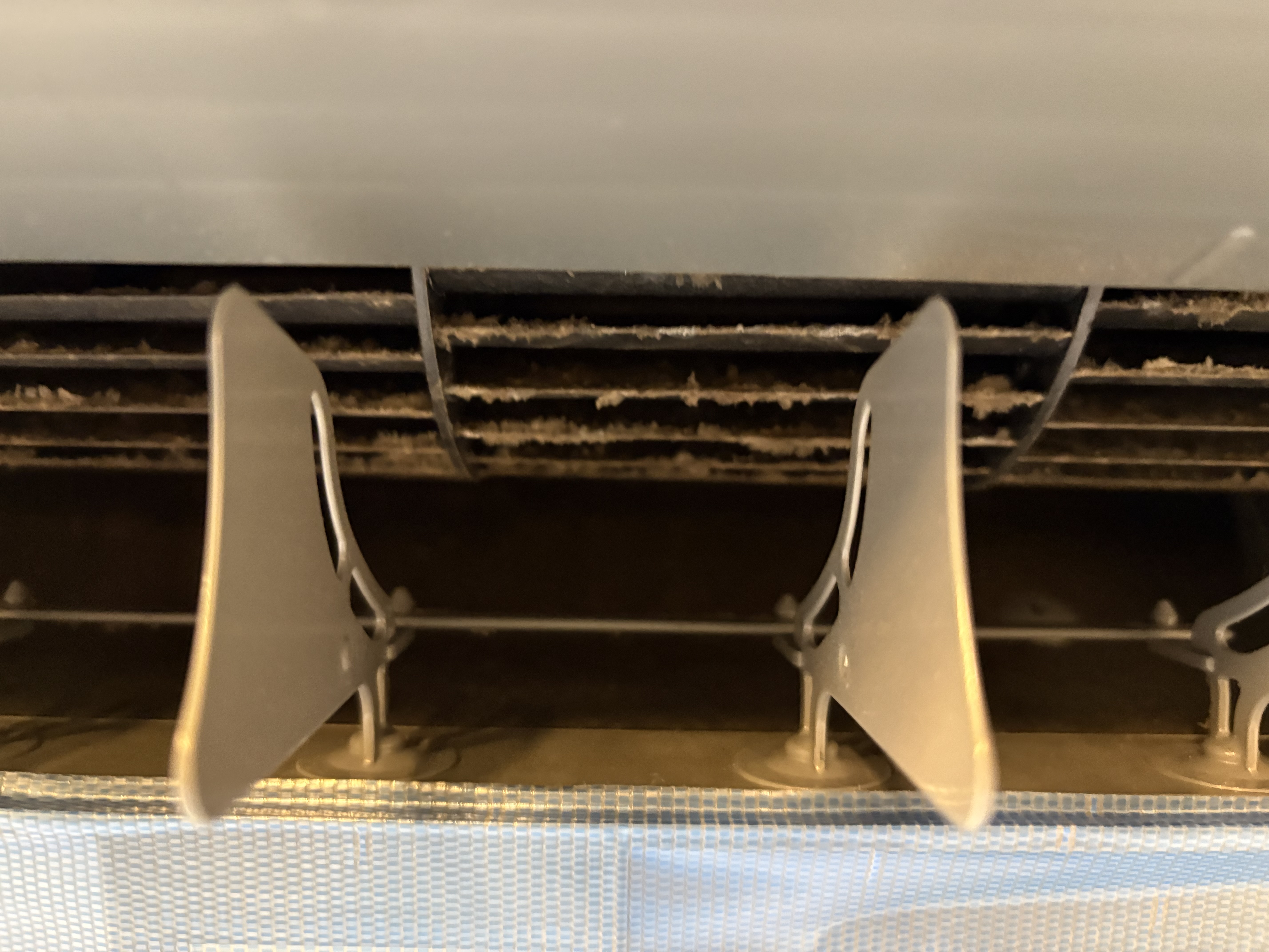 埼玉県さいたま市北区のお掃除機能付きエアコンの作業前1