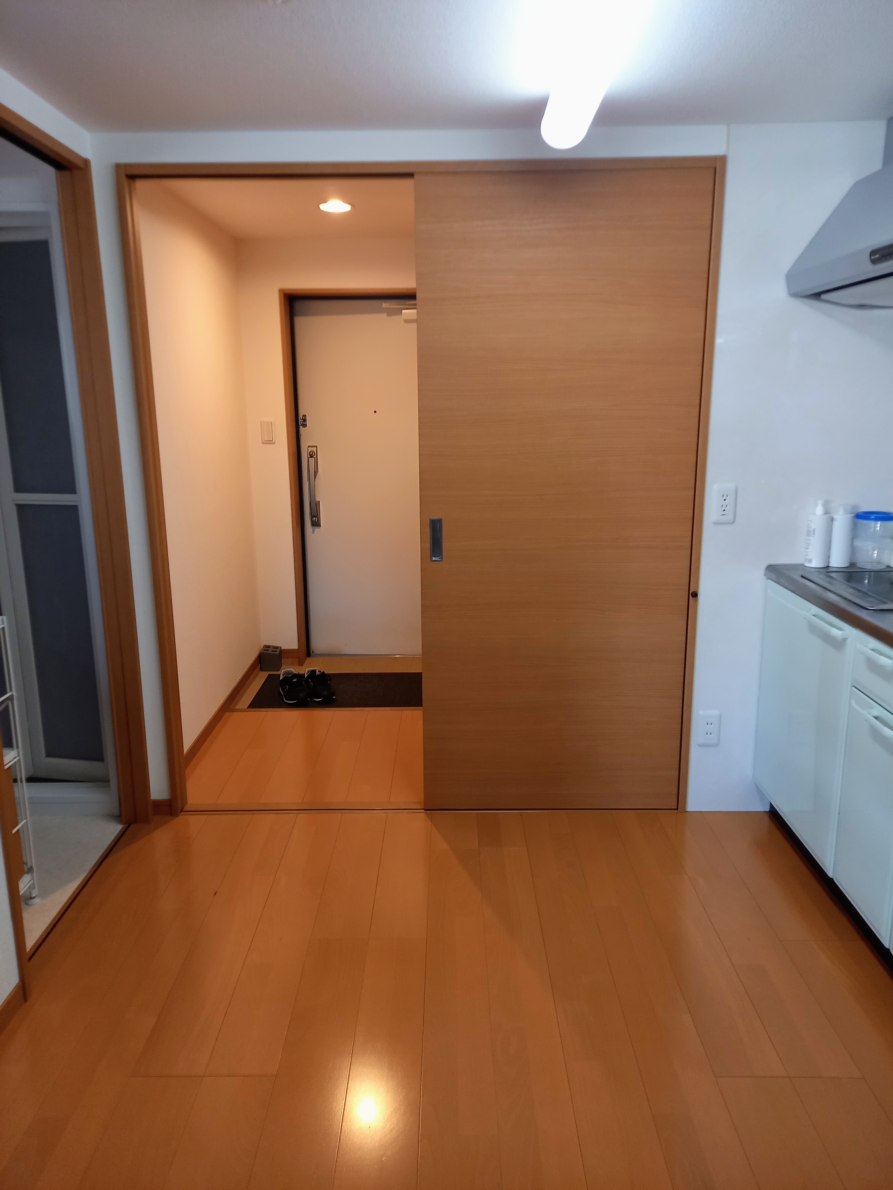 福岡県飯塚市新飯塚のフローリングクリーニングの作業後1