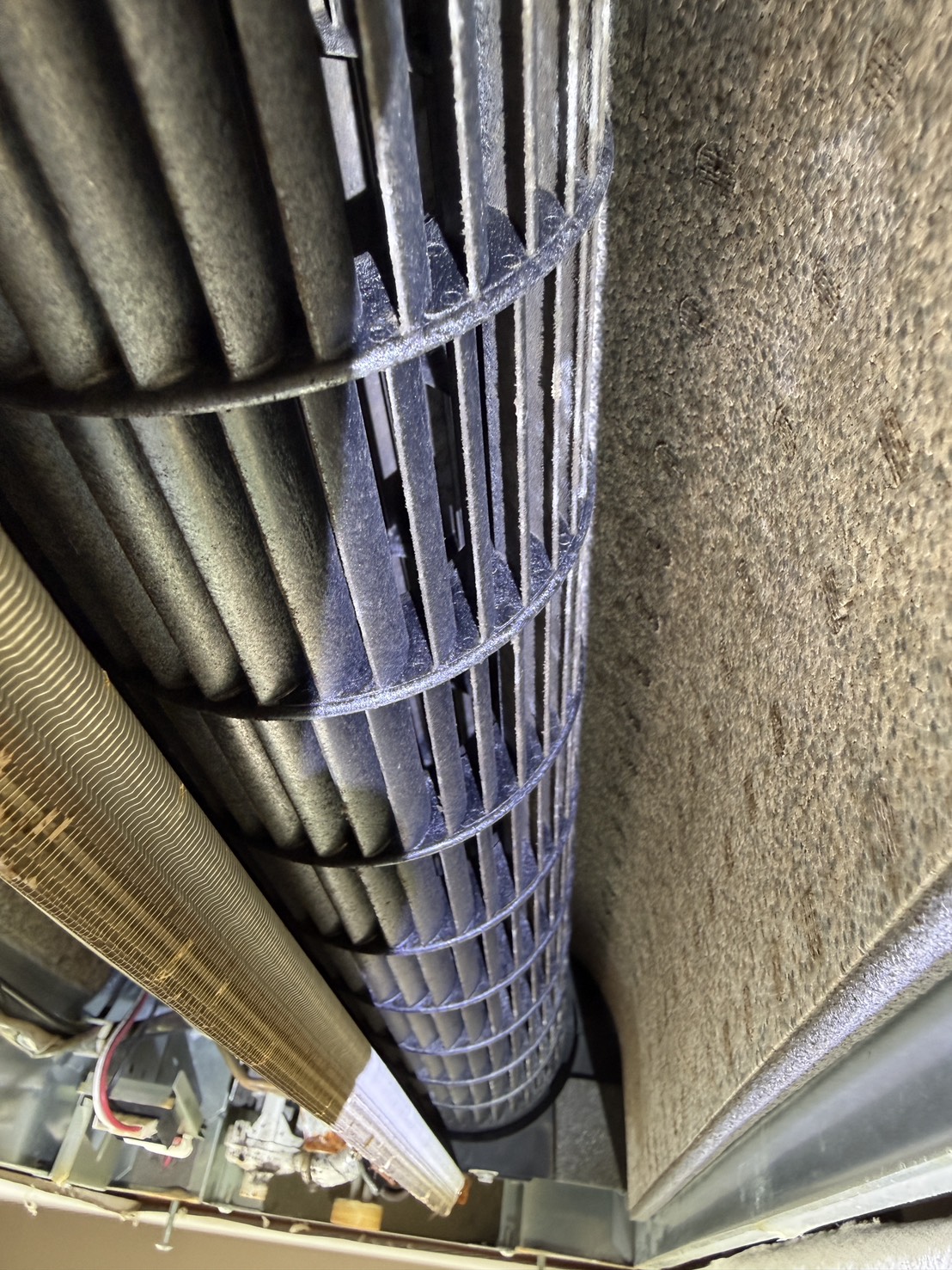 東京都渋谷区神宮前の家庭用天井埋め込みエアコンの作業前1