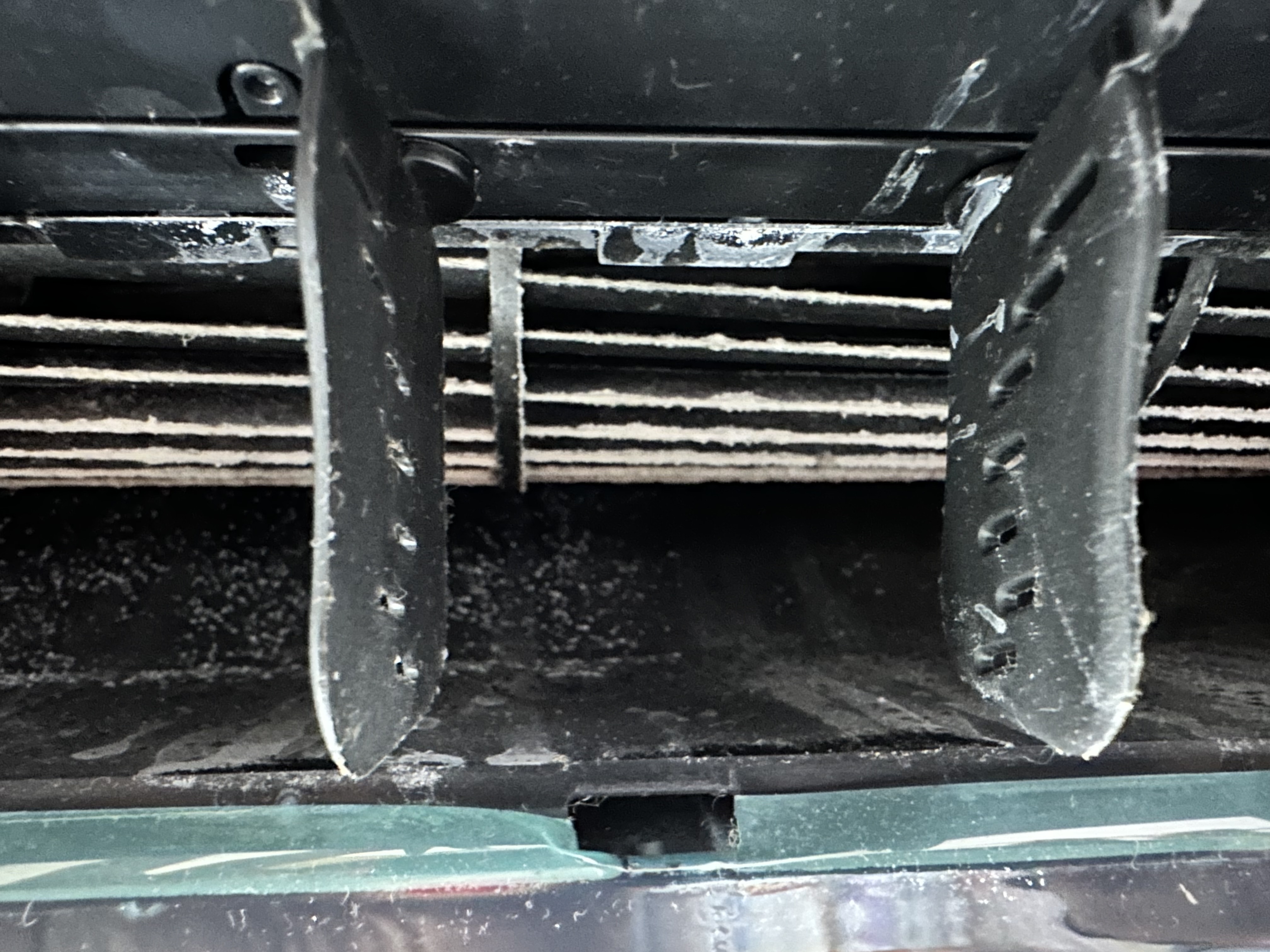 愛知県春日井市の壁掛けエアコンの作業前1