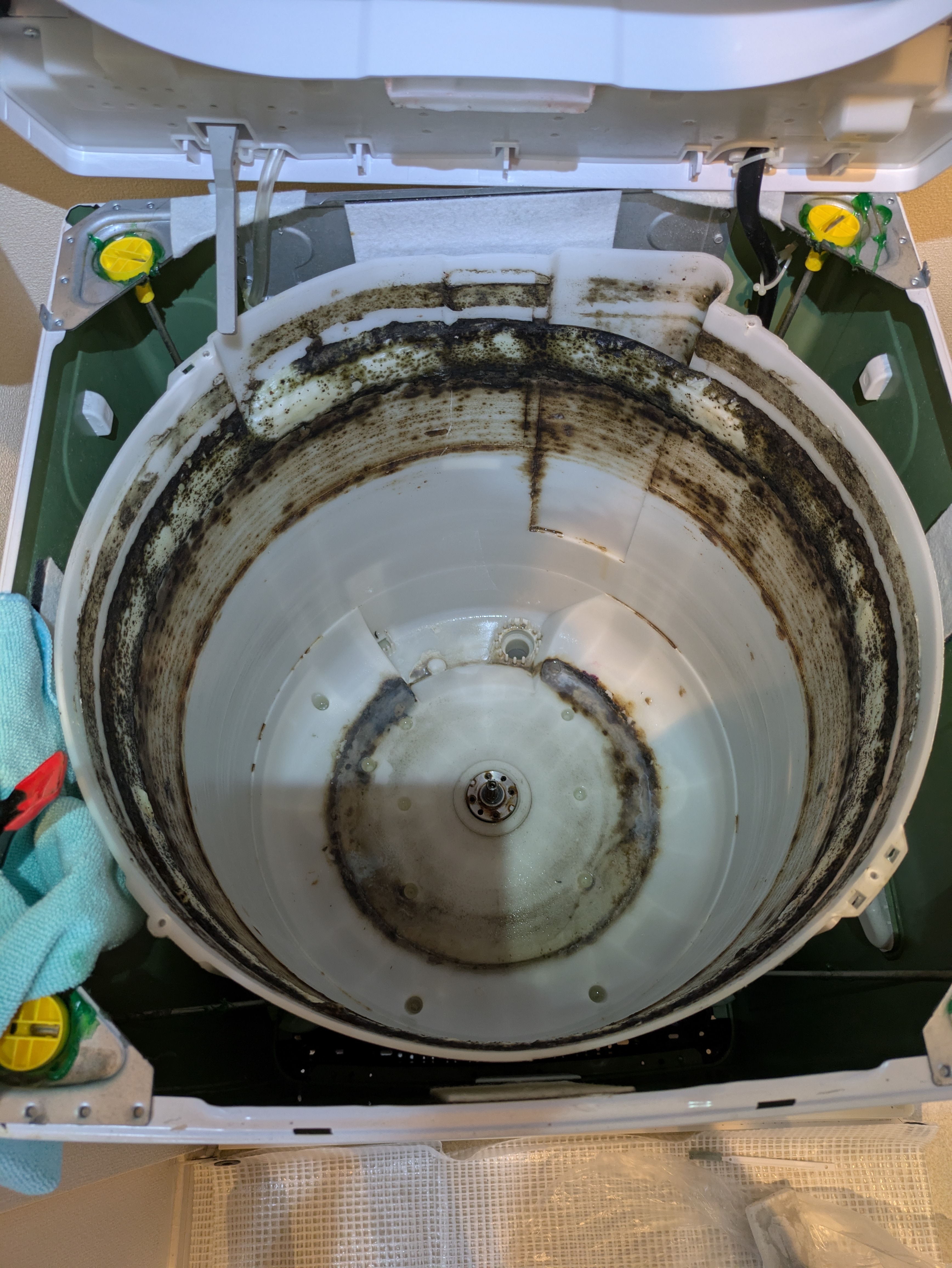 埼玉県さいたま市岩槻区本町の洗濯機分解クリーニングの作業前1