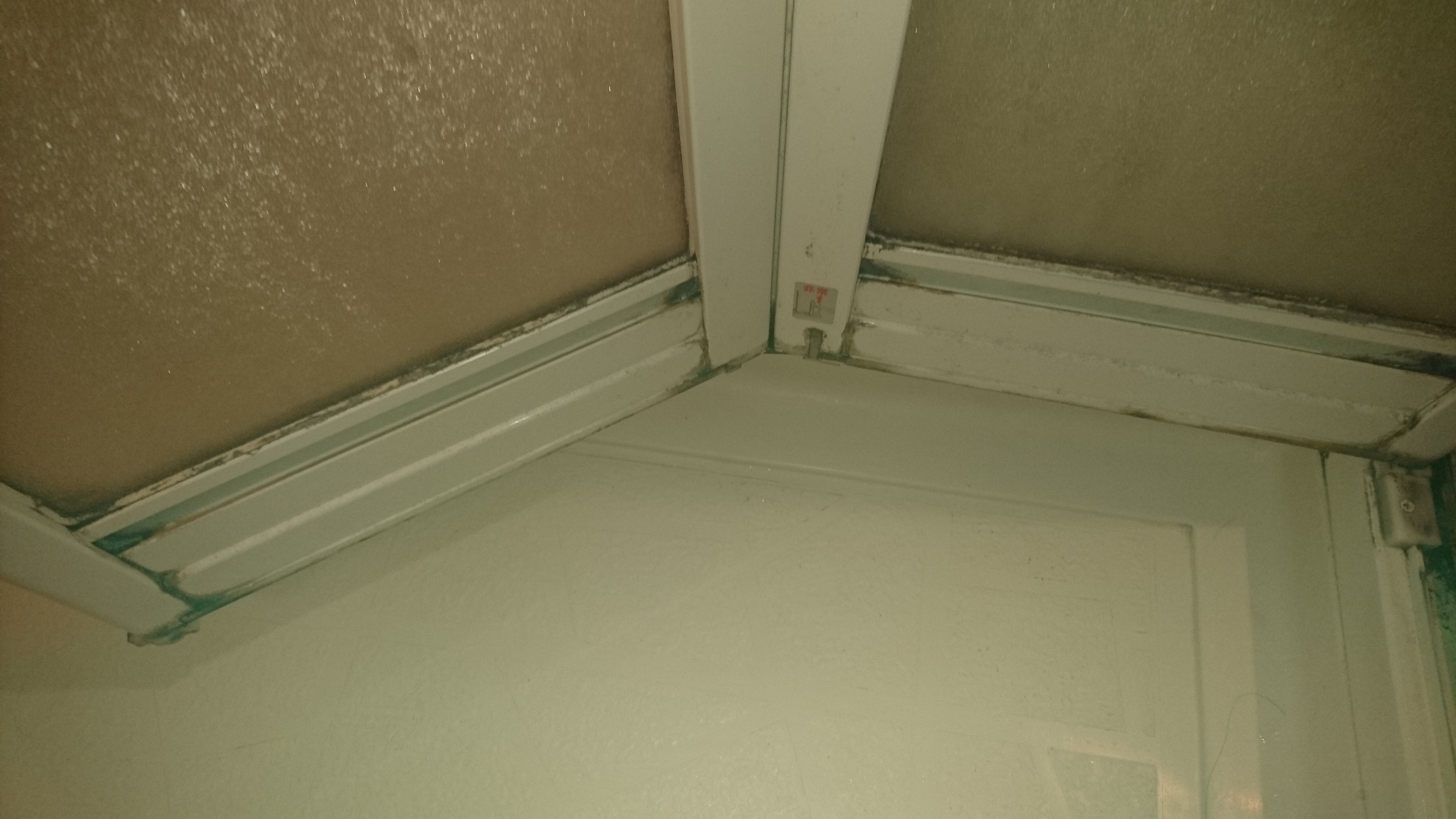 東京都東久留米市の浴室・お風呂クリーニングの作業前1