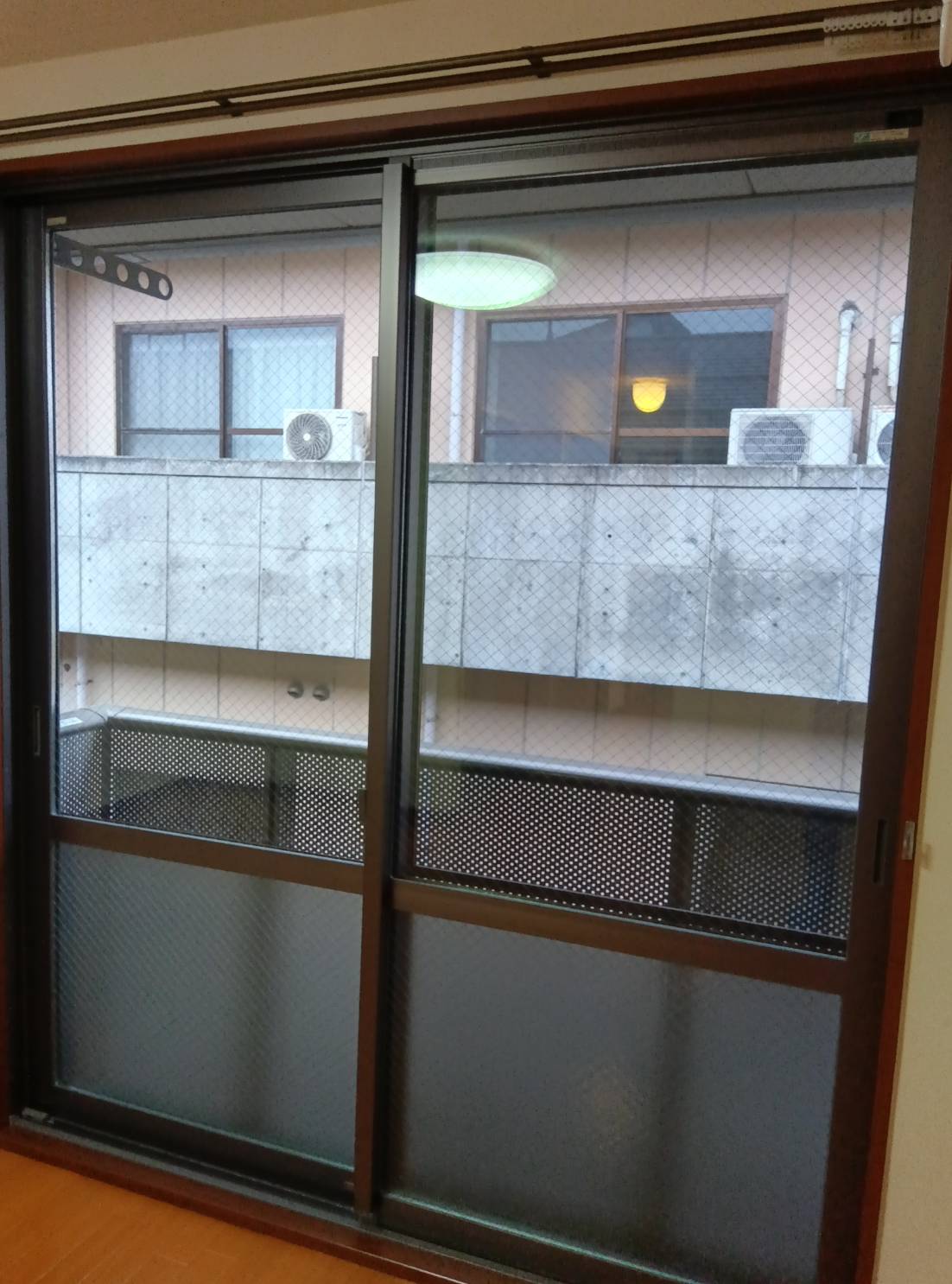 新潟県長岡市喜多町の窓ガラス・サッシクリーニングの作業後1