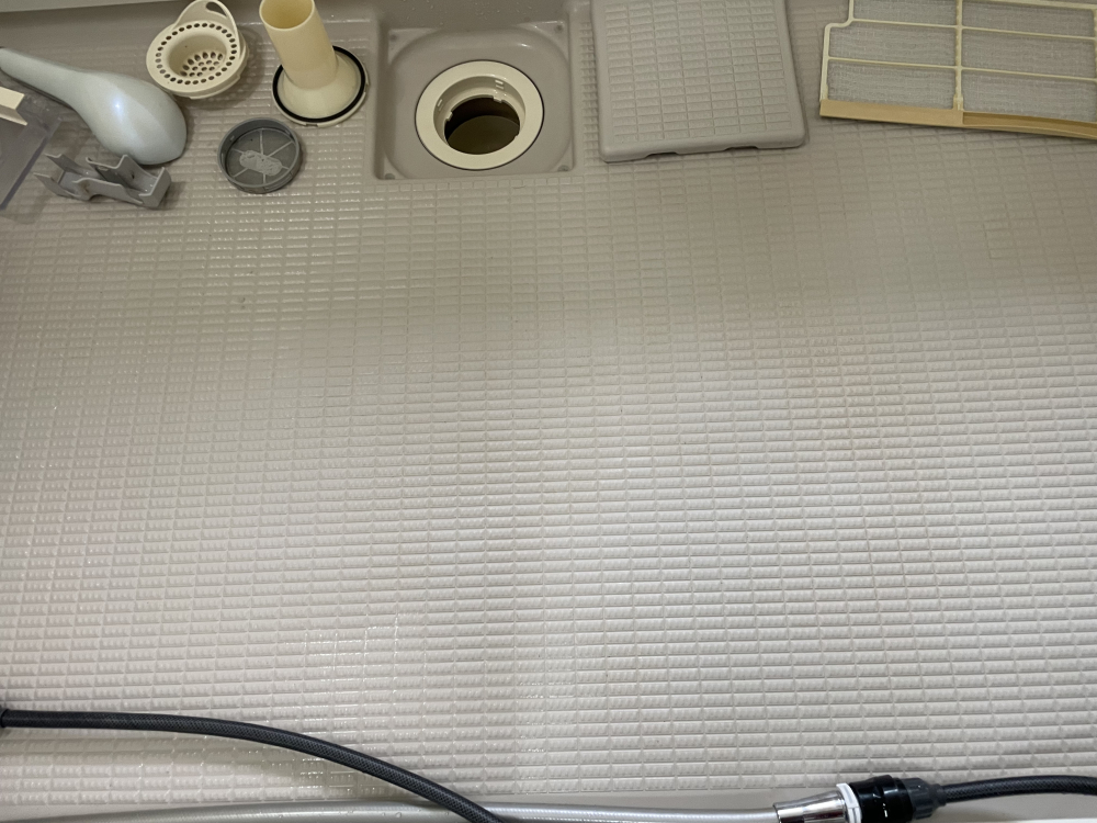 愛知県名古屋市千種区仲田の浴室・お風呂クリーニングの作業後2