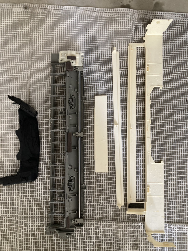 大阪府大阪市東成区大今里のお掃除機能付きエアコンの作業前3
