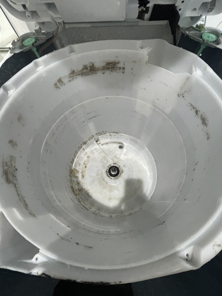 茨城県水戸市の洗濯機分解クリーニングの作業前3