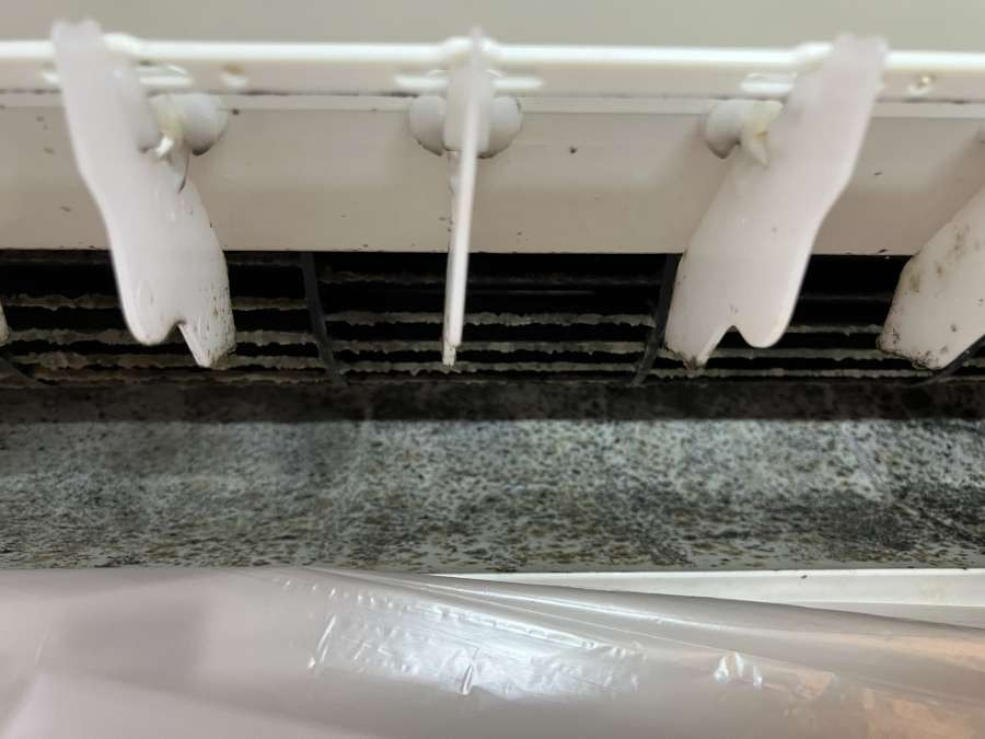 東京都練馬区春日町の壁掛けエアコンの作業前1