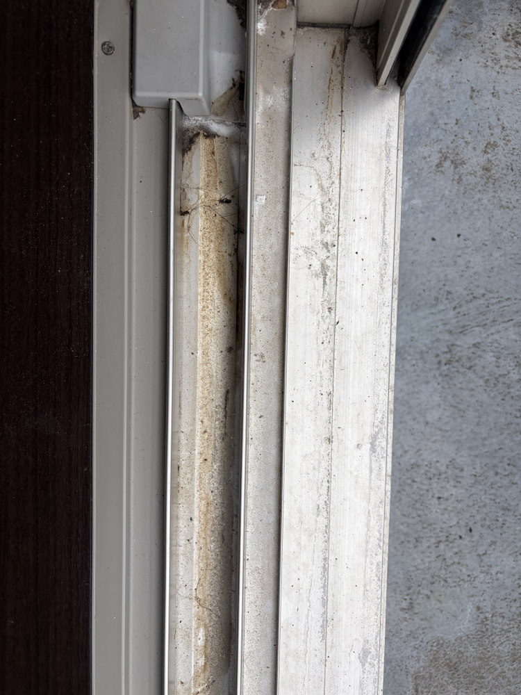 神奈川県横浜市港北区鳥山町の賃貸住宅退去後の原状回復クリーニングの作業前3