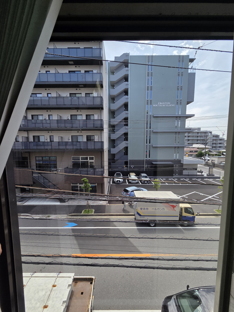 千葉県船橋市の窓ガラス・サッシクリーニングの作業後1
