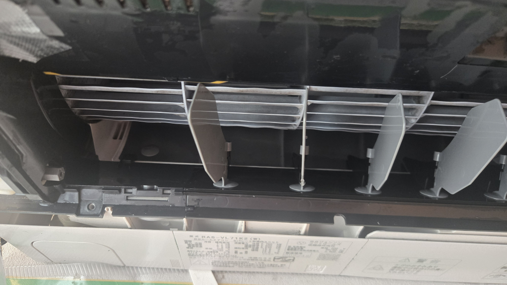 愛知県名古屋市緑区のお掃除機能付きエアコンの作業後1