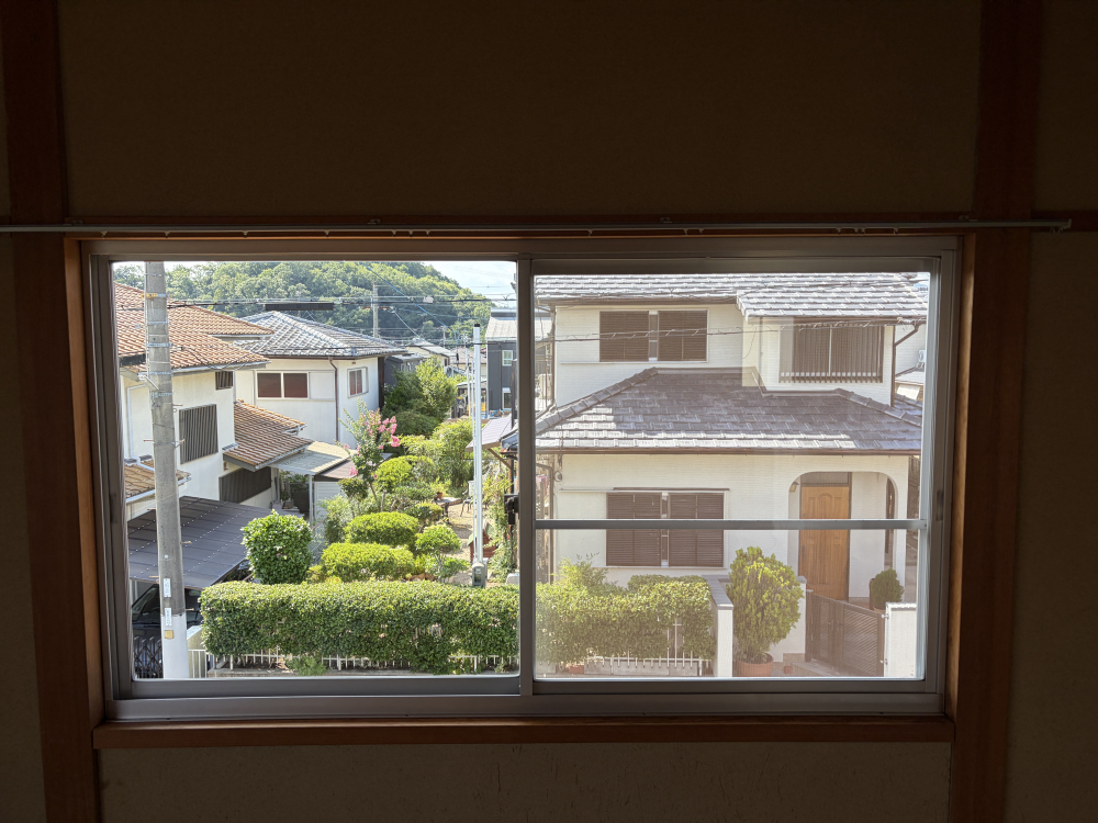 兵庫県川辺郡猪名川町の窓ガラス・サッシクリーニングの作業後1