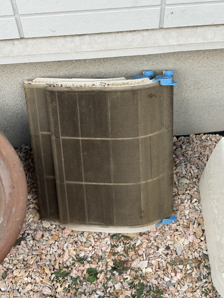 福岡県福岡市南区柳瀬のお掃除機能付きエアコンの作業前3