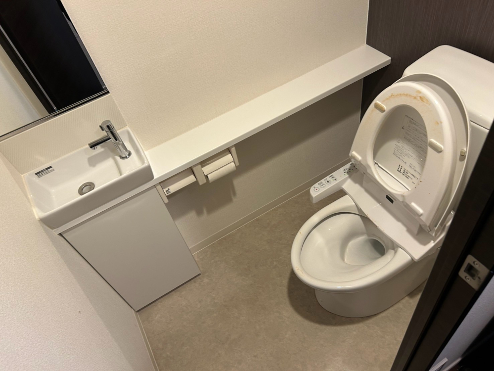 神奈川県横浜市鶴見区潮田町のトイレクリーニングの作業前1