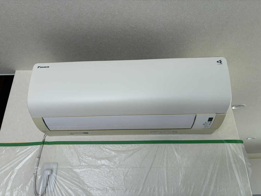栃木県塩谷郡高根沢町のお掃除機能付きエアコンの作業前1