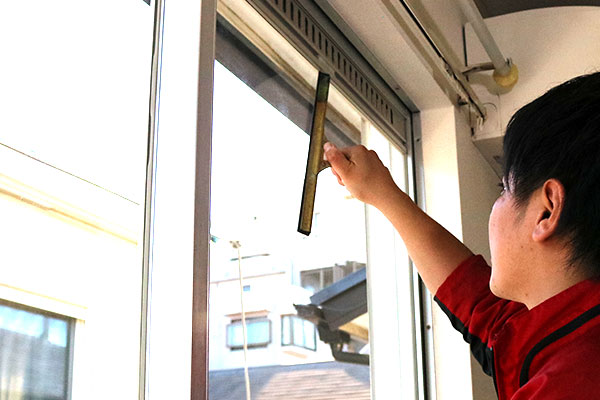 ガラス窓の清掃
